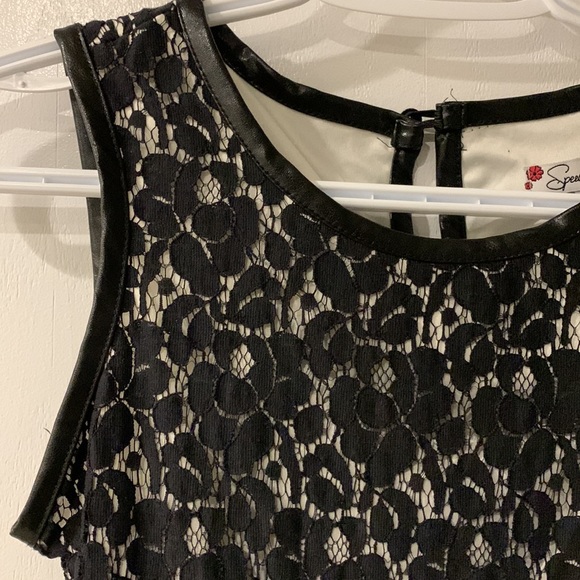 Girls Black lace pleated Dress Size 16 - Picture 2 of 9